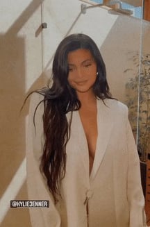 Anyone interested to worship/chat about Kylie Jenner and cute chunky body