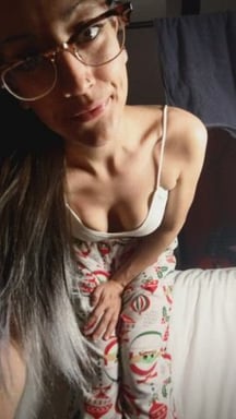 Any online SD looking to spoil a sexy caring &amp; loyal nerd? chat me now to find out how you can please me  [OC]