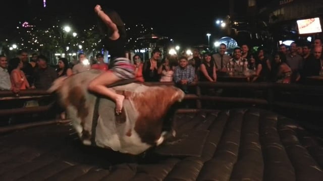 Attractive mechanical bull riding