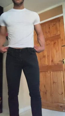 19M London, UK - 6ft 4, athletic and VWE virgin looking for bull training