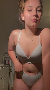 If even 4 guys see my 18 y/o body, Ill celebrate and fuck myself